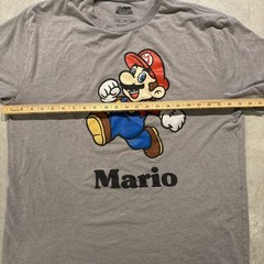 NINTENDO Super Mario Bros Size XXL Gray Jumping Graphic T-Shirt Official License