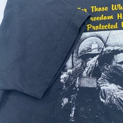 vintage 90s VIETNAM VETERAN POW MIA COMFORTING ARMS PHOTO T-Shirt LARGE war army