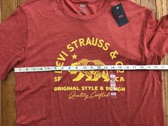 New Mens Levi’s Strauss Standard Fit Graphic T-Shirt DUSTY RED Size Large