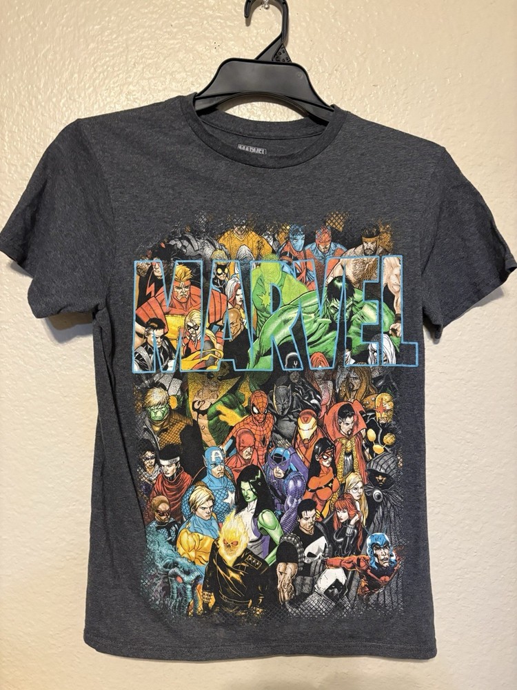 Marvel Comics Superhero Graphic T-Shirt Adult Small Gray Avengers Tee