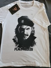 Uniqlo Metal Gear Solid Peace Walker sz L T-shirt