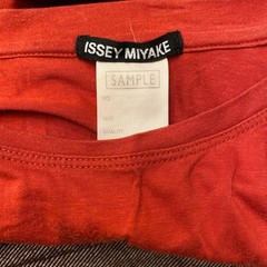 USED ISSEY MIYAKE SAMPLE RED T-SHIRT VERYGOOD