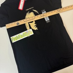 Tom Petty T-Shirt Size Small Black Guitarist Song Writer Artist Graphic Tee NEW