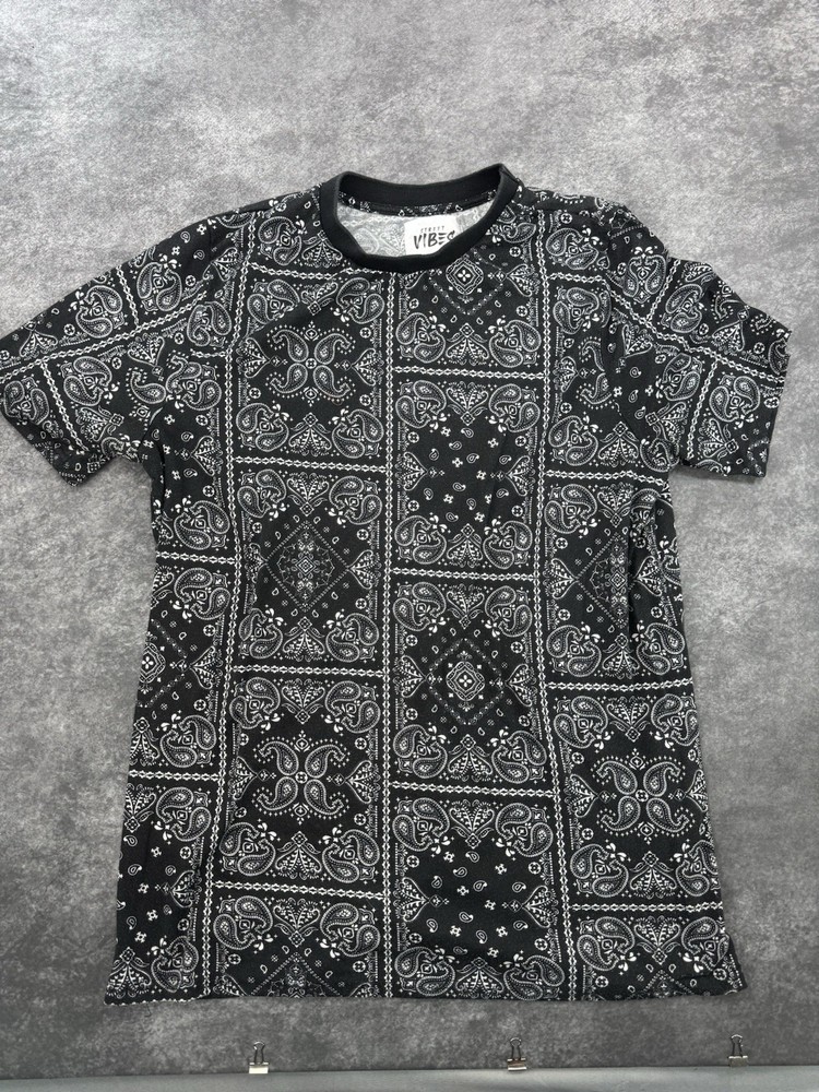 Street Vibes Black & White Short Sleeve Paisley Print Shirt Mens Large Bandana