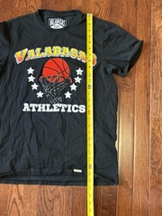 Valabasas Vintage Men’s Embroidered Basketball T-Shirt Size Medium