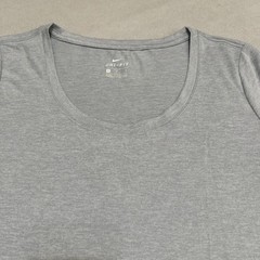 Nike Dri-FIT Women’s Scoop Neck T-Shirt Gray MEDIUM Athletic Short Sleeve Tee