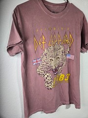 Def Leppard T-Shirt Mens Size Small Purple Retro Rock Band Pyromania Tour Tee