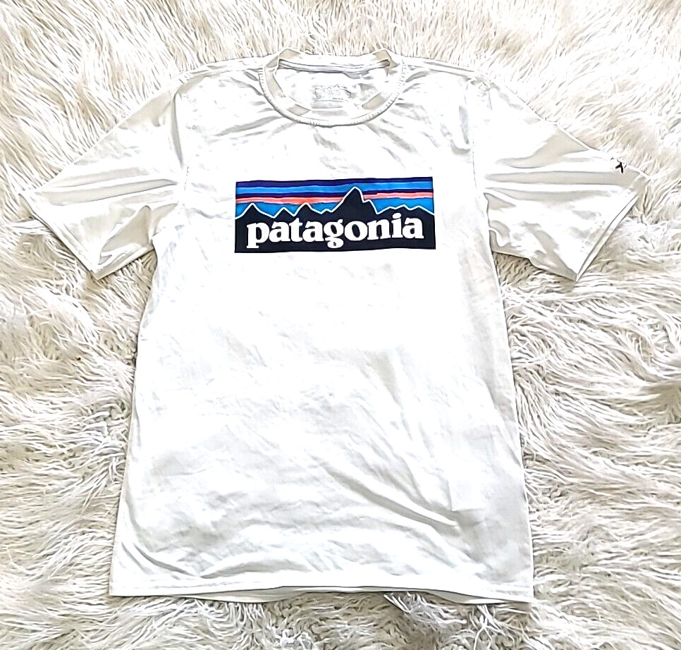 Mens Patagonia T shirt white XS Polyester / Elastane Short Sleeve