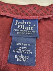 JOHN BLAIR FINE MENSWEAR V NECK STRETCH MAROON PAISLEY COLLAR (L)