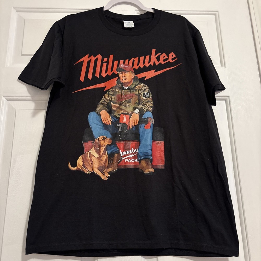 Black Trump Milwaukee Graphic T-Shirt Size:Large