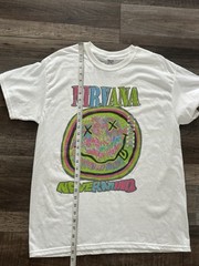 NWT Nirvana Nevermind Smiley Face Graphic T Shirt Sz Large