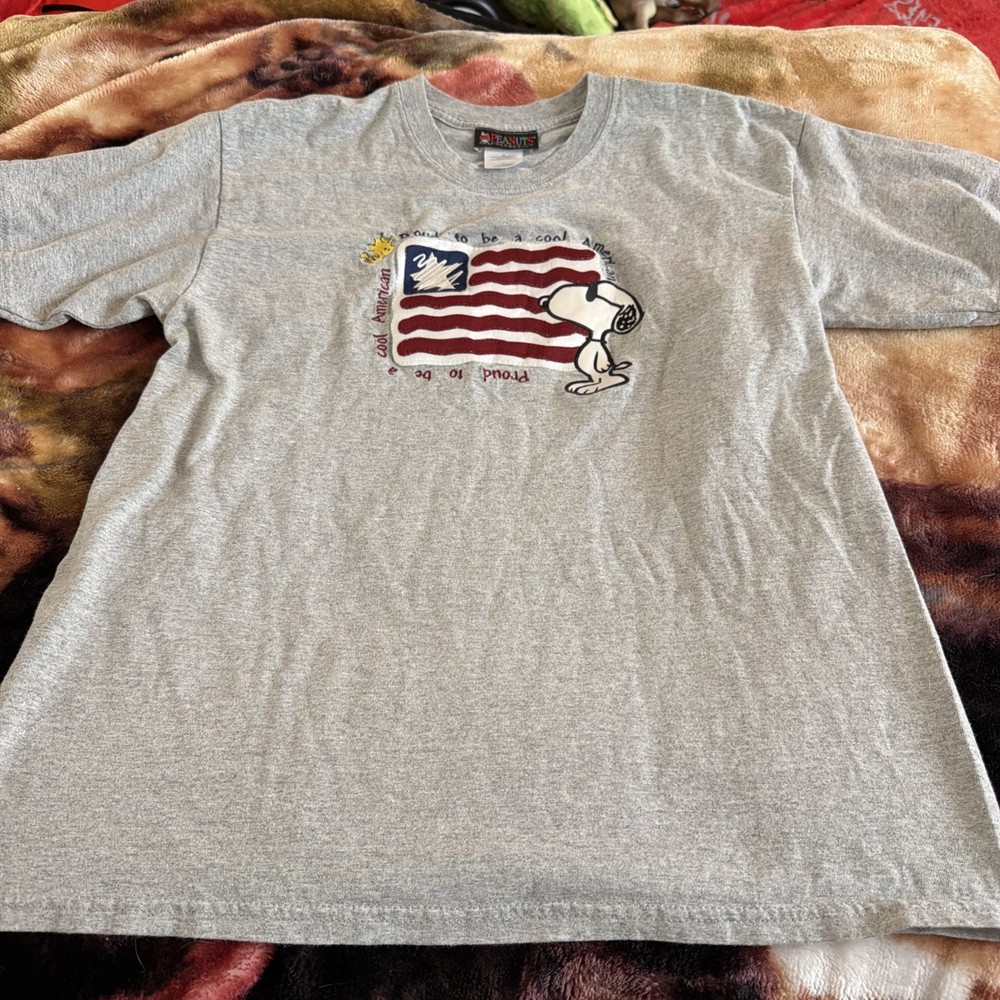 VTG Peanuts Collection “Proud To Be A Cool American” Snoopy Woodstock L Shirt