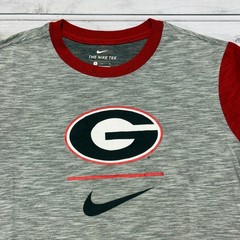 Nike T-Shirt Mens Medium Grey Red Georgia Bulldogs NCAA Dri-FIT 637586-09D