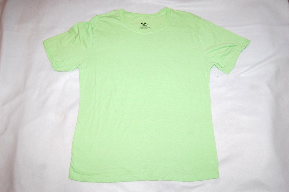 Mens S/S Tee Shirt LIGHT LIME GREEN Crew Neck SUPER SOFT MATERIAL Size L 42-44
