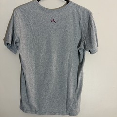 Jordan Jumpman Logo Graphic Print Gray Men’s T-Shirt Medium Collar is cut