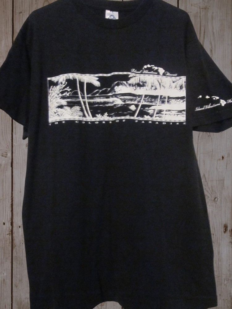 NWOT – HAWAII ISLAND VIBRATIONS Color-Change Image Adult L Short Sleeve Tee