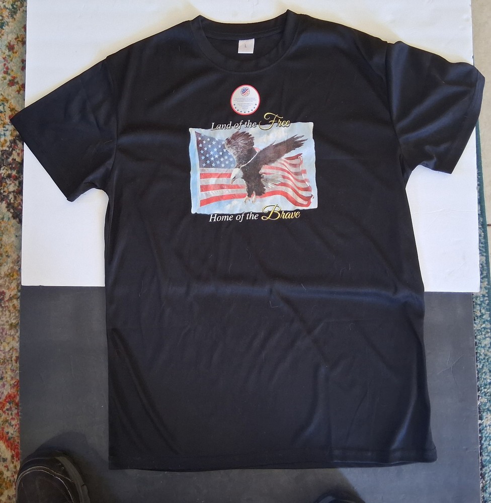 Land Of The Free Home Of The Brave Polyester Men’s Size L T-Shirt American Flag