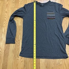 Beautiful Giant Men’s Long Sleeve Tee Aztec Pocket Sz Large Gray Stretchy Casual