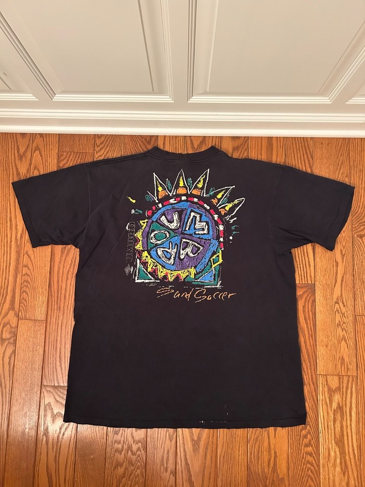 vtg 90s distressed single stitch Umbro soccer tshirt. made in use. xl