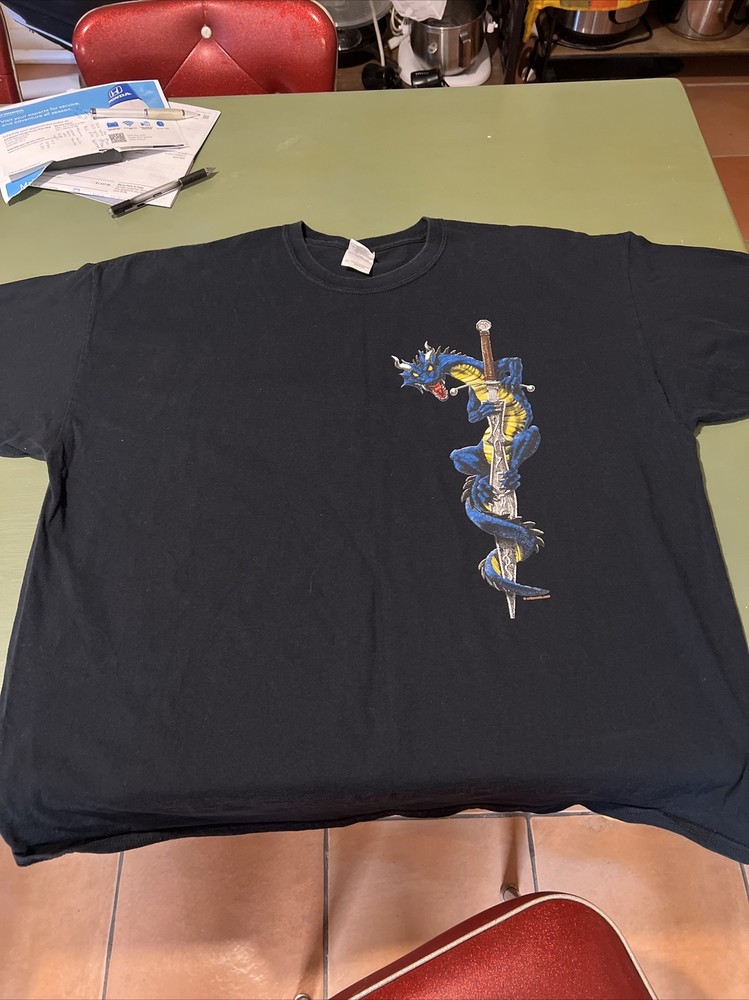Used Dungeons And Dragons 2XXL Dragón T Shirt