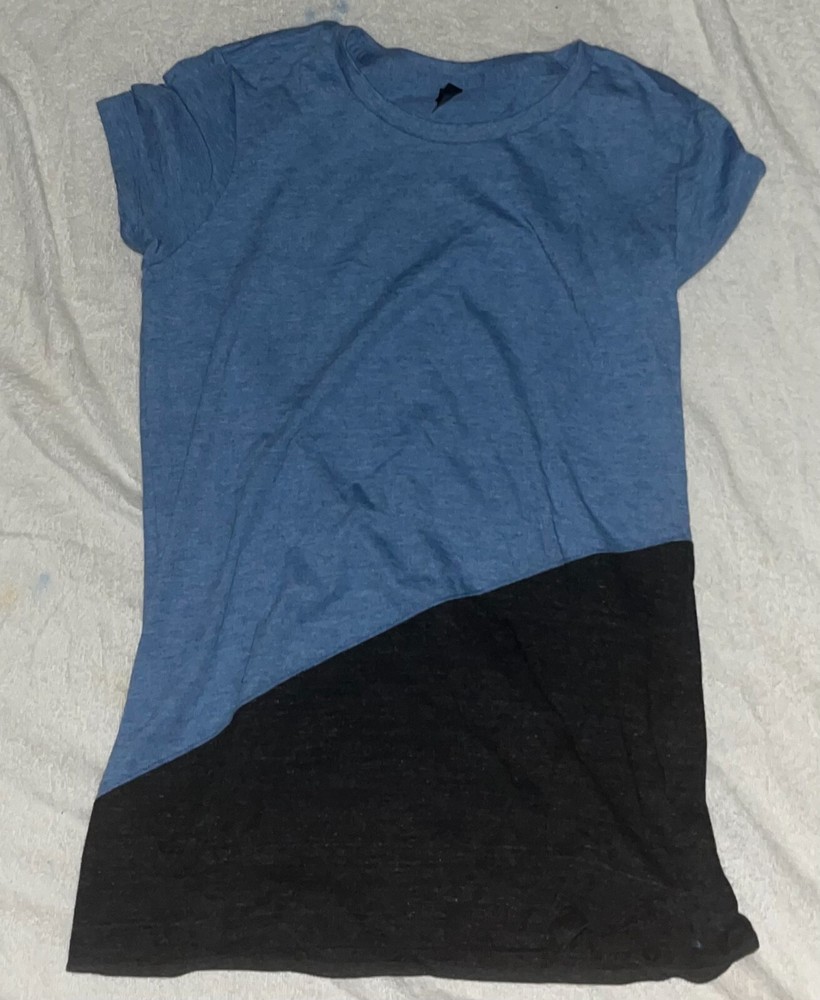 New without tags ! District made young mens active tops basic tee L