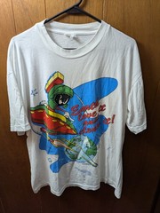 1993 VTG Marvin the Martian Looney Tunes Clean The Earth Shirt Large? Distressed
