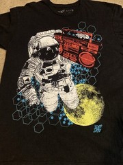 Space astronaut w/ boombox hiphop moon graphic Shirt XL Alab Clothing Big Print