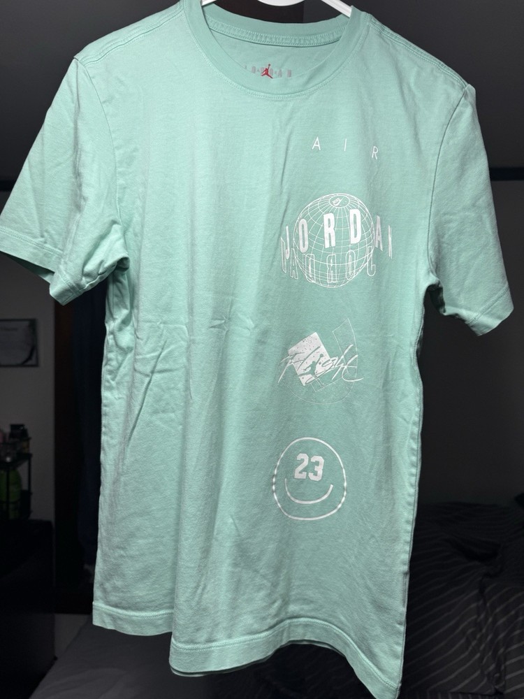 Nike Air Jordan Logo Stack Graphic Athletic T-Shirt Men’s Size Small Teal/Green