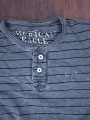 American Eagle Men’s Gray/Black Striped Henley Button T-Shirt Short Sleeve XS