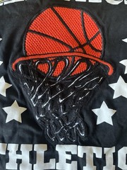 Valabasas Vintage Men’s Embroidered Basketball T-Shirt Size Medium