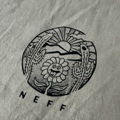 neff meltaway desert T-shirt Men’s Large Beige