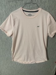 men’s Hollister Must-Have Collection Icon Crew T-Shirt in light pink Size M