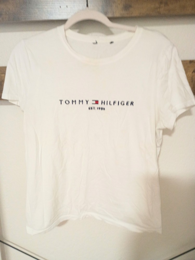 Vintage Tommy Hilfiger Women’s White Logo Tee
