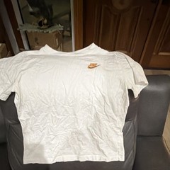 8 Nike Tee’s Dri-fit 3 YXL 4YL