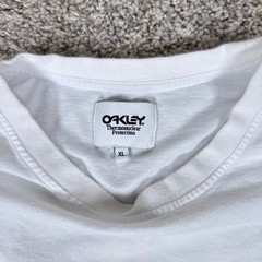 Oakley Shirt Mens XL White Thermonuclear Protection Dinosaur Skate Long Sleeve