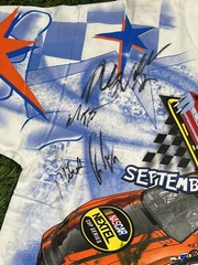 Chase Authentics Magic Mile Sylvania 300 AOP Autographed T-Shirt Men’s M 2005