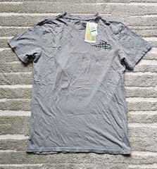 Reel Life Gray “Raised on the Water” American Flag T-Shirt Men’s Size Large NWT