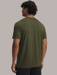 Under Armour Project Rock Brahma Bull Short Sleeve T-Shirt Men’s Sz M/L /XL /2XL