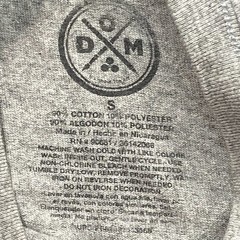 DOM Grey T-Shirt Sz S Graphic Wolf Pack Animals Outdoors Classic Distressed