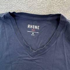 RHONE Mens Medium Navy Blue V Neck Pima Cotton Blend T Shirt Casual Workout EUC