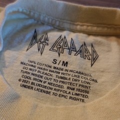 Licensed DEF LEPPARD Pyromania Spellout Graphic Acid Wash Tshirt Mens Small