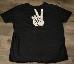 Nike Men PEACE SIGN Size XXL Black & White Tshirt P2p 22” Shoulder To Waist 28”