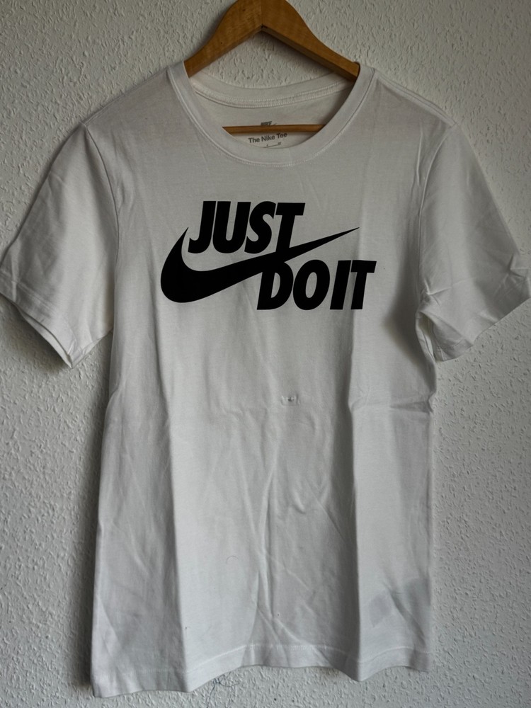 Nike “Just Do It” Graphic T-Shirt – White – Men’s Small