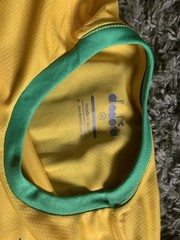 BRAZIL YELLOW FOOTBALL SHIRT DIADORA SIZE MEDIUM ADULT Neymar