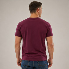 Realtree Men’s Burgandy Short Sleeve T-Shirt Small