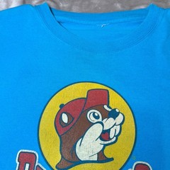 Buc-ees Mens Size Medium Texas City TX T-Shirt Blue Graphic Beaver Mascot Travel