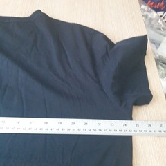 Gant T Shirt Mens 2XL Black Shield Logo Classic Preppy Casual Minimalist V Neck