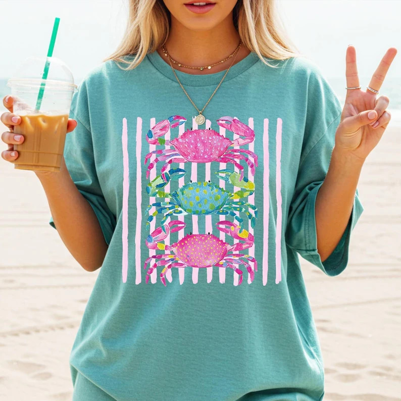 Cute Crab T-Shirt Coastal Beach Style Summer Graphic Tee Preppy Sea Life Gift