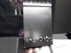 Fright Rags Aliens XL Shirt Box Set with Lobby Cards, Sticker, Weyland Folder