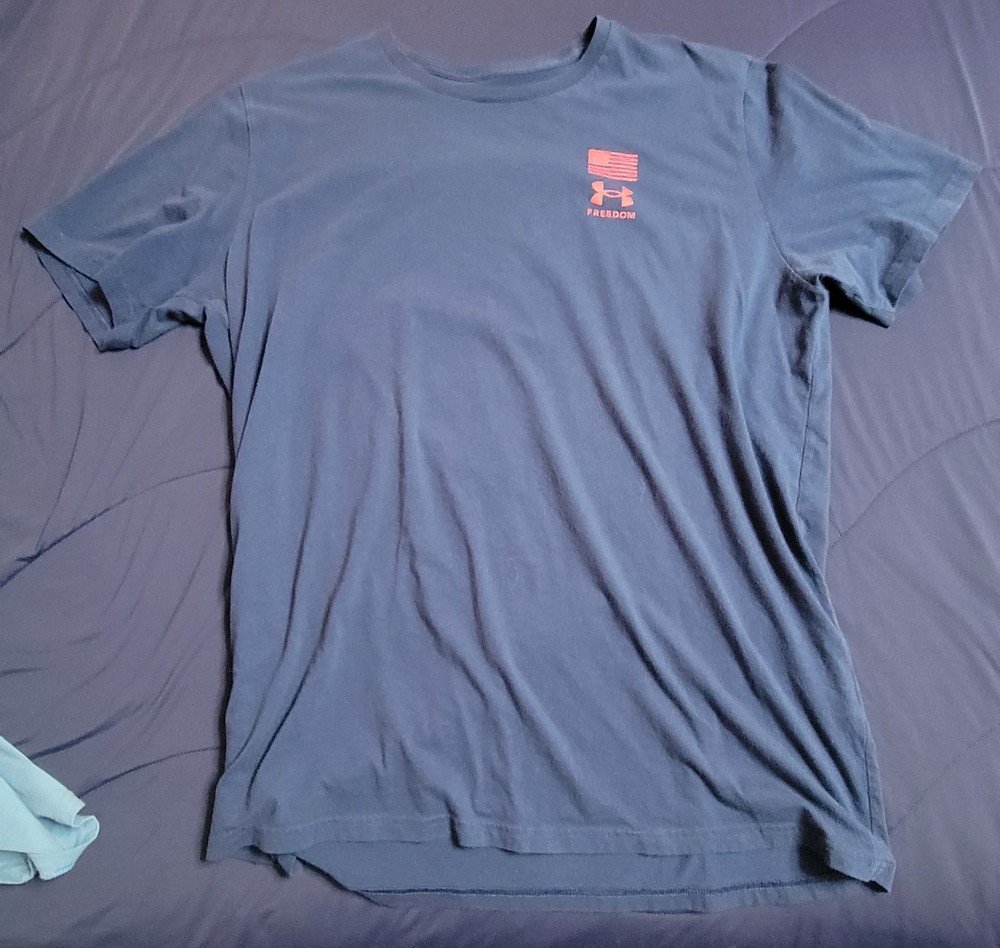 Under Armour Freedom Men’s 2XL Blue Crew Neck USA Flag Graphic T-Shirt